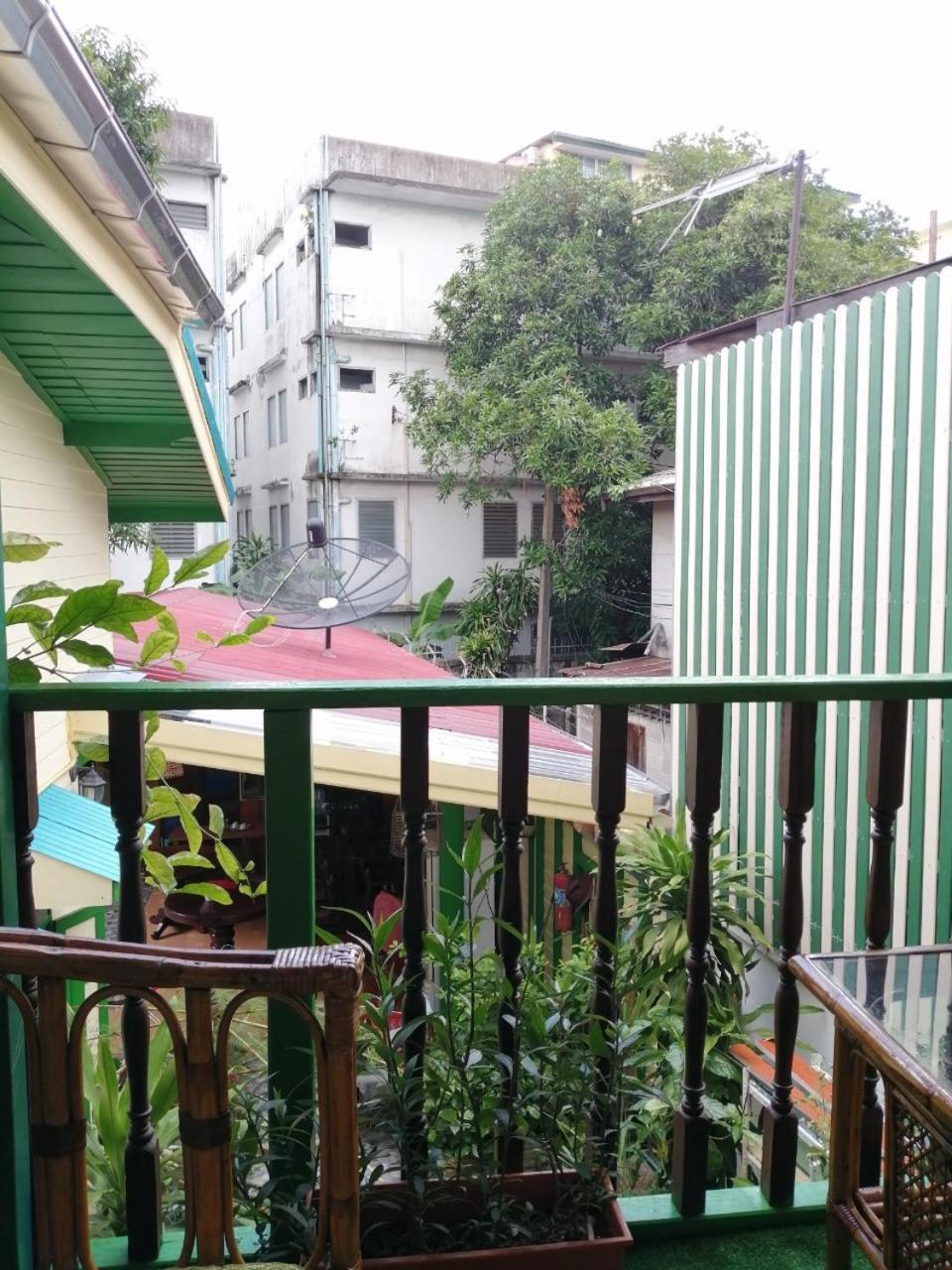Baan Tepa Boutique House Bed & Breakfast Bangkok Bagian luar foto
