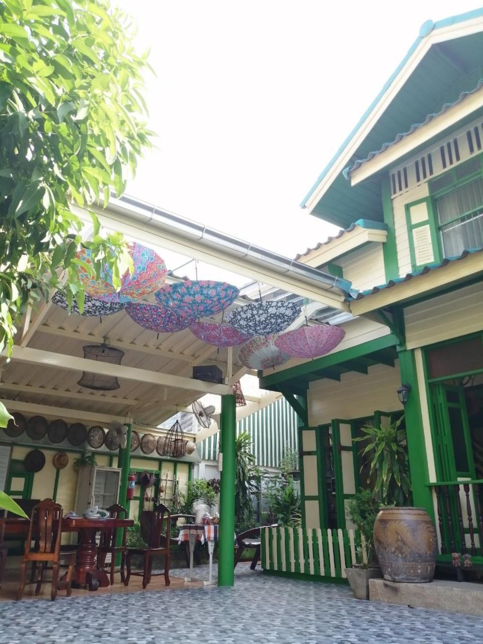 Baan Tepa Boutique House Bed & Breakfast Bangkok Bagian luar foto