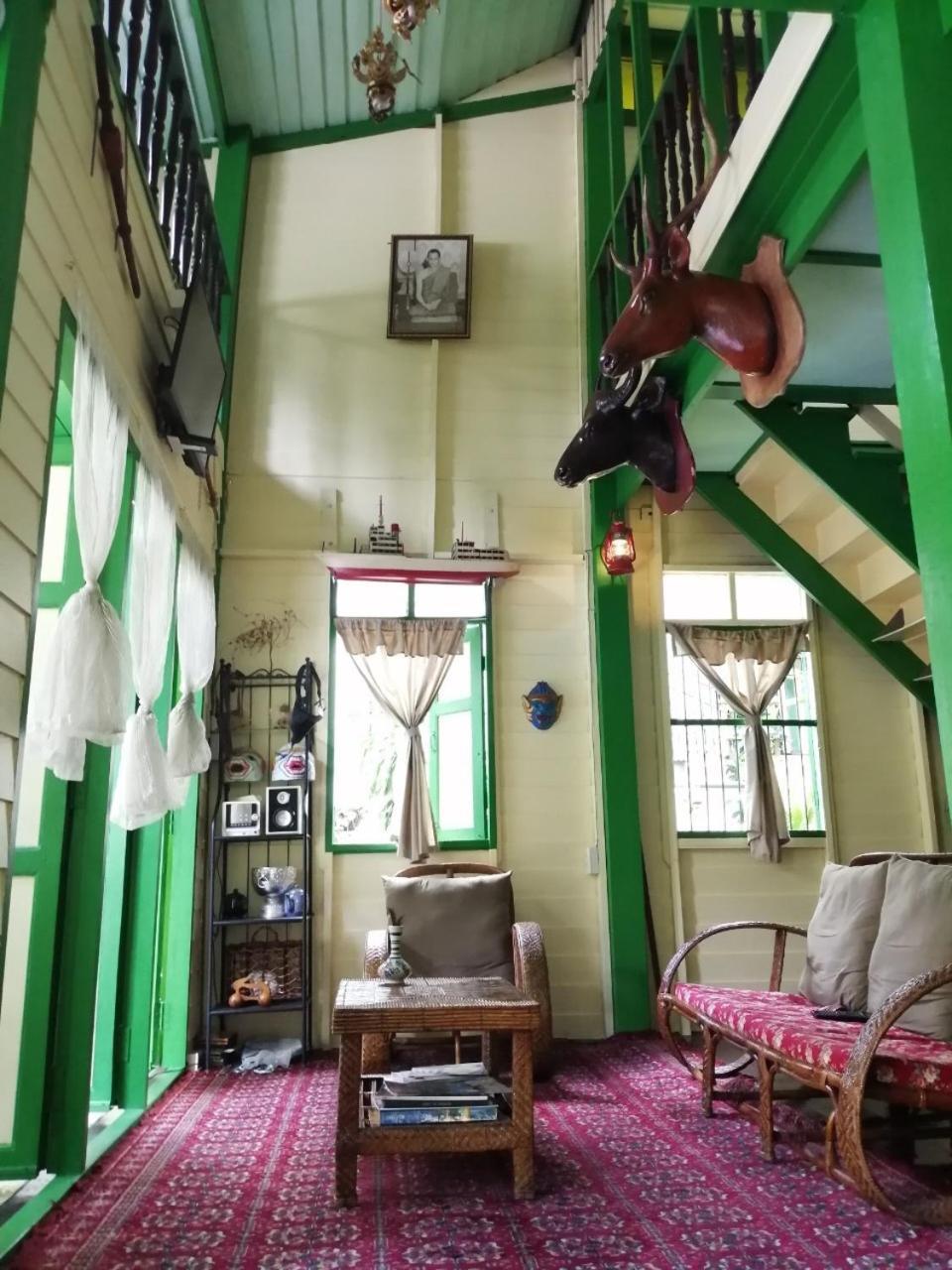 Baan Tepa Boutique House Bed & Breakfast Bangkok Bagian luar foto
