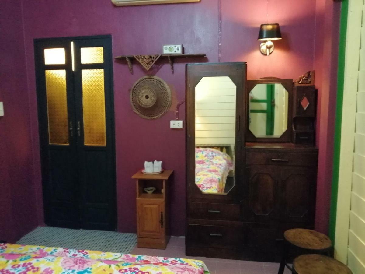 Baan Tepa Boutique House Bed & Breakfast Bangkok Bagian luar foto