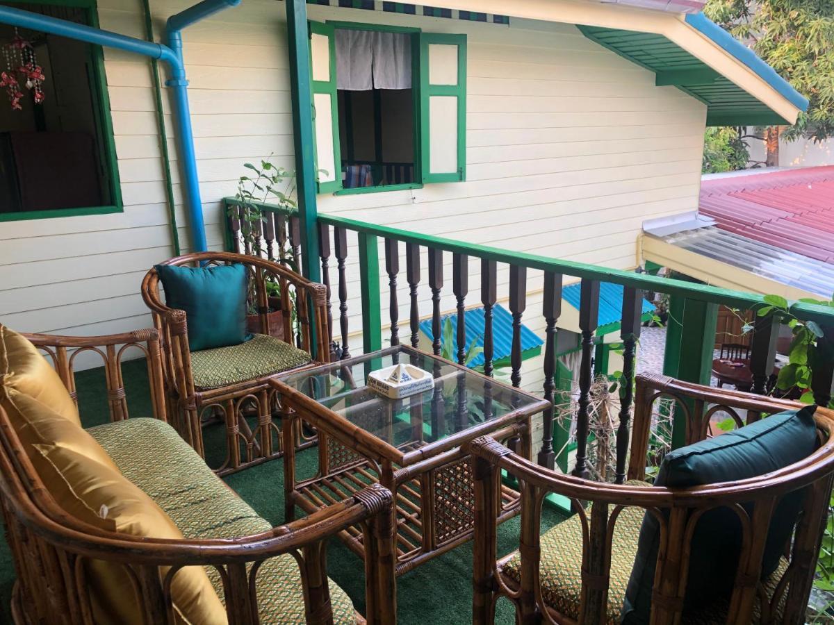 Baan Tepa Boutique House Bed & Breakfast Bangkok Bagian luar foto